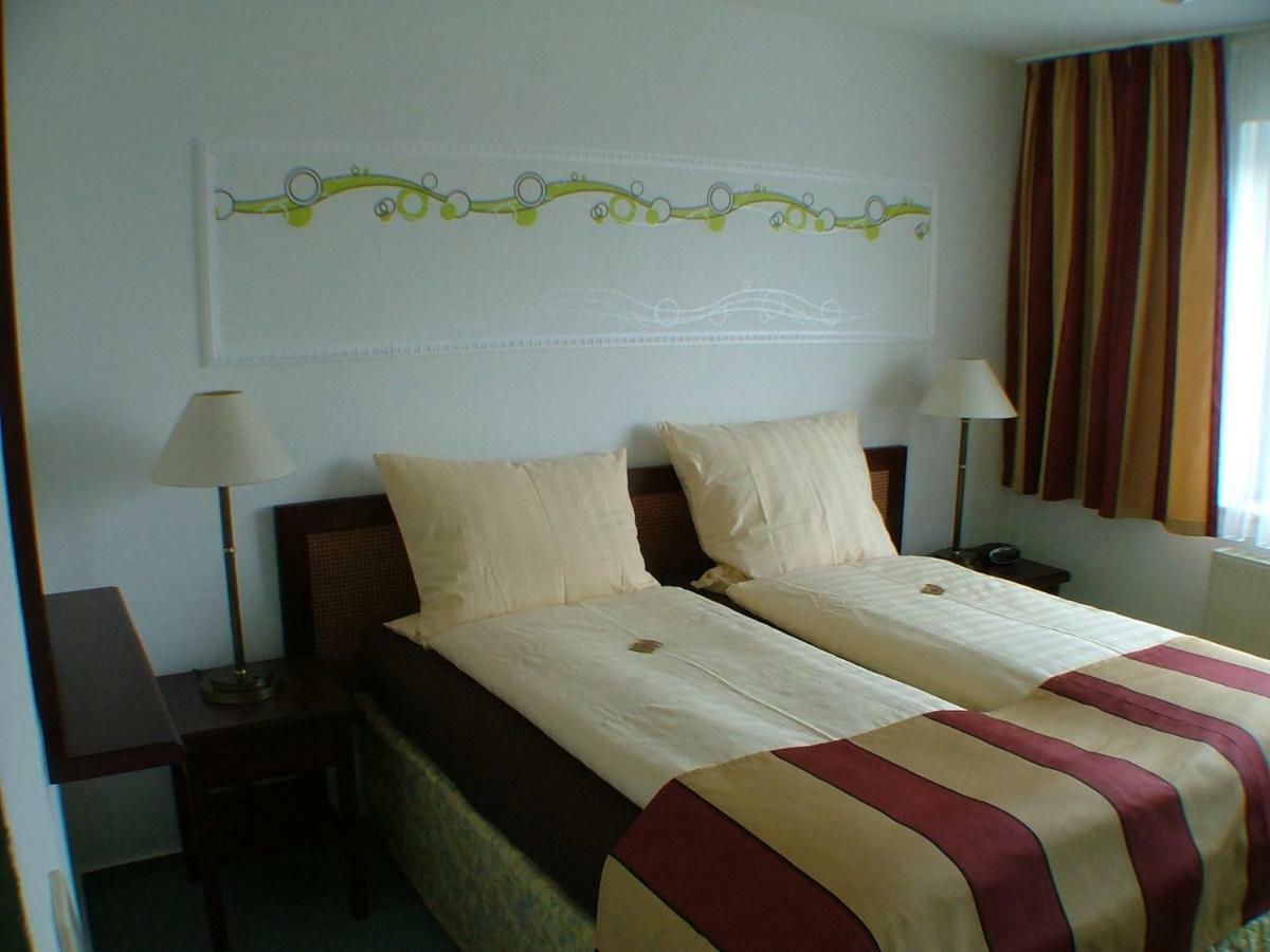 Hotel Garni Pension Zur Lutherstadt Lutherstadt Eisleben Buitenkant foto